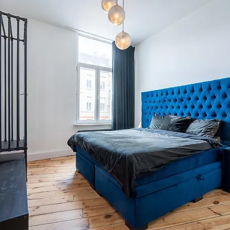 Apartment The Rabbit Hole - Romantic With Adult Playroom *